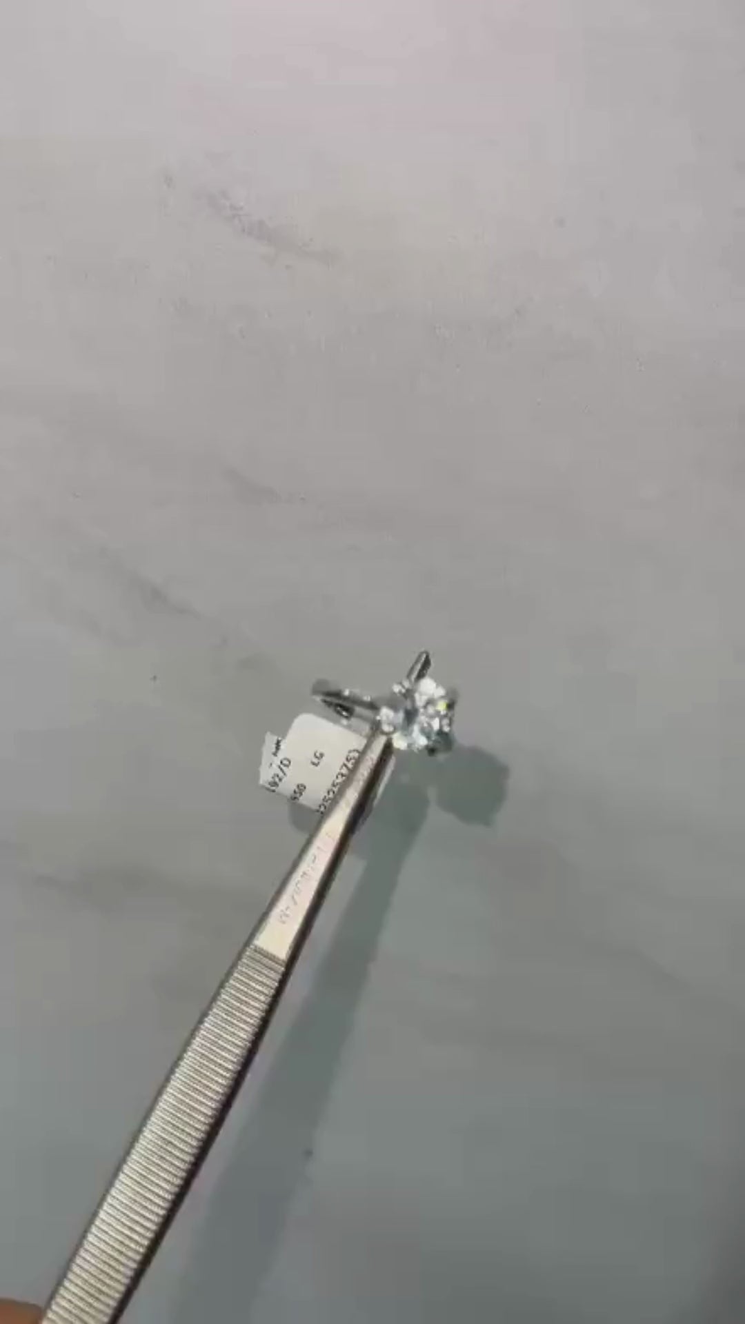 round cut diamond ring, bridal engagement ring, luxury diamond ring