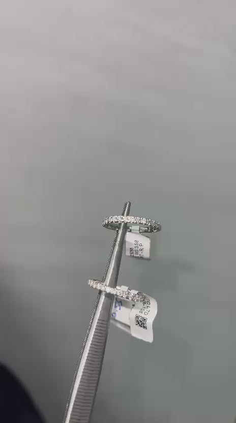 Alliance solitaire à six griffes de 1,0 carat en or blanc 9 carats