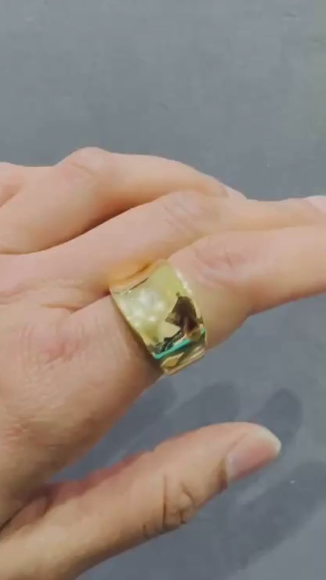 minimalist wedding ring