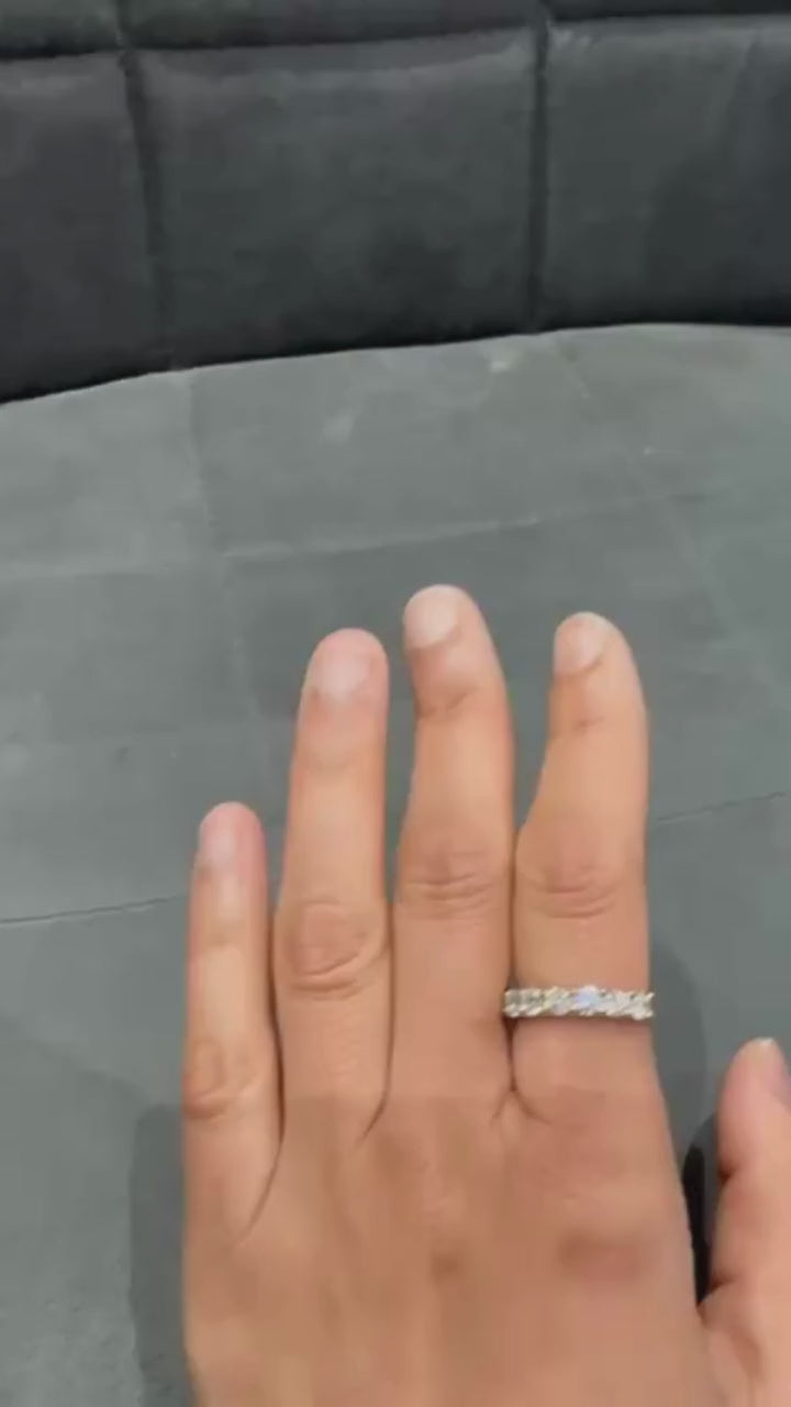 Bague demi-alliance en or blanc 9 carats sertie d'un diamant rond de laboratoire de 2,0 carats et serti griffes en U