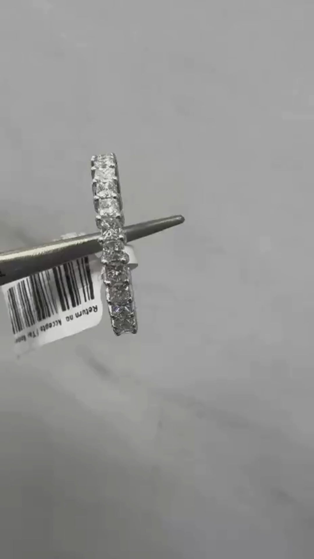 Fine jewellery ring, classic diamond band