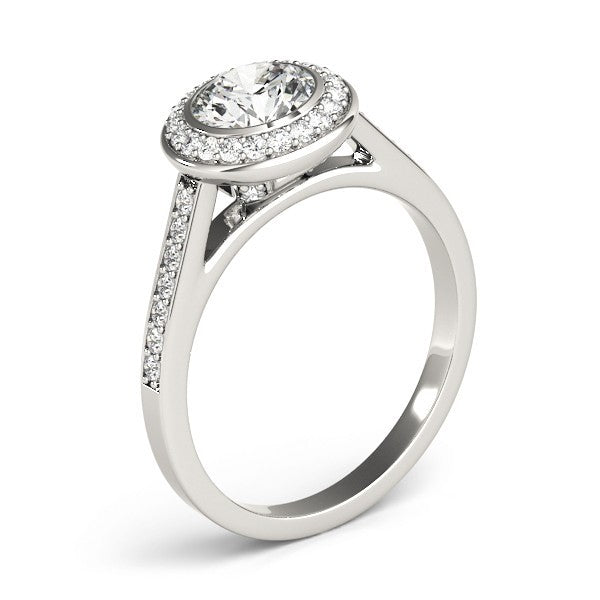Lab Grown Round Cut Diamond Halo Engagement Ring