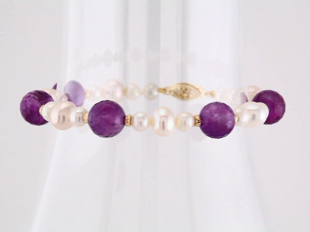 Round Natural Amethyst & Cultured White Freshwater Pearl Pearl Station Bracelet In Gold & Platinum