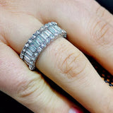 Alliance solitaire à six griffes de 1,0 carat en or blanc 9 carats