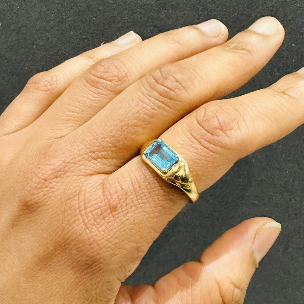 minimalist gold ring